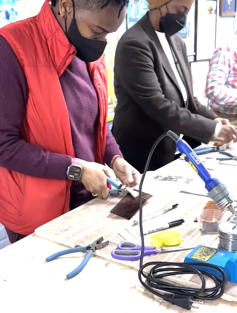 Sangodare breaking glass